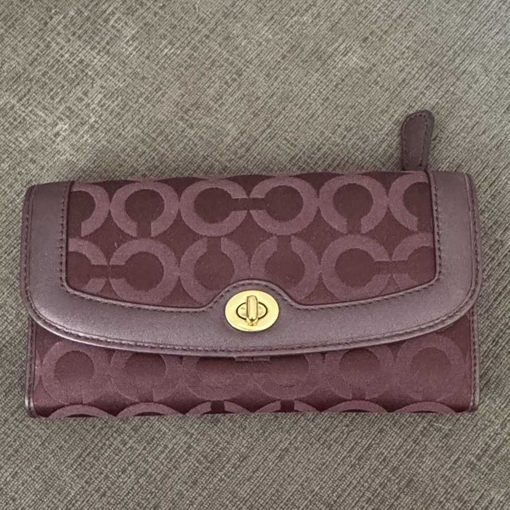 Coach Taylor Op Art Alexis Wallet!